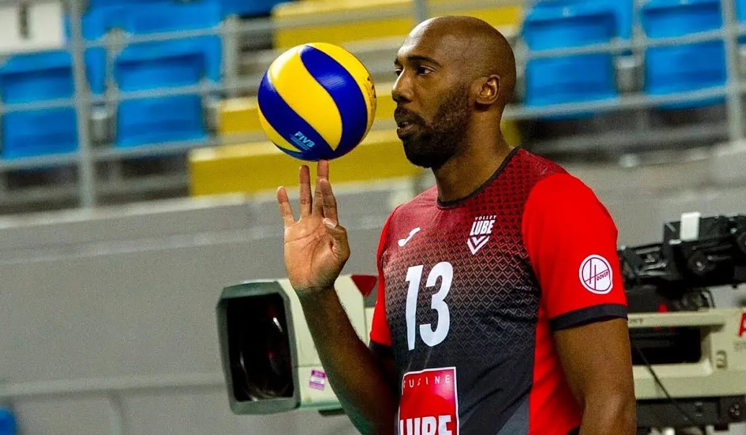 Volleyball Star Robertlandy Simon Steps Back for Health Recovery