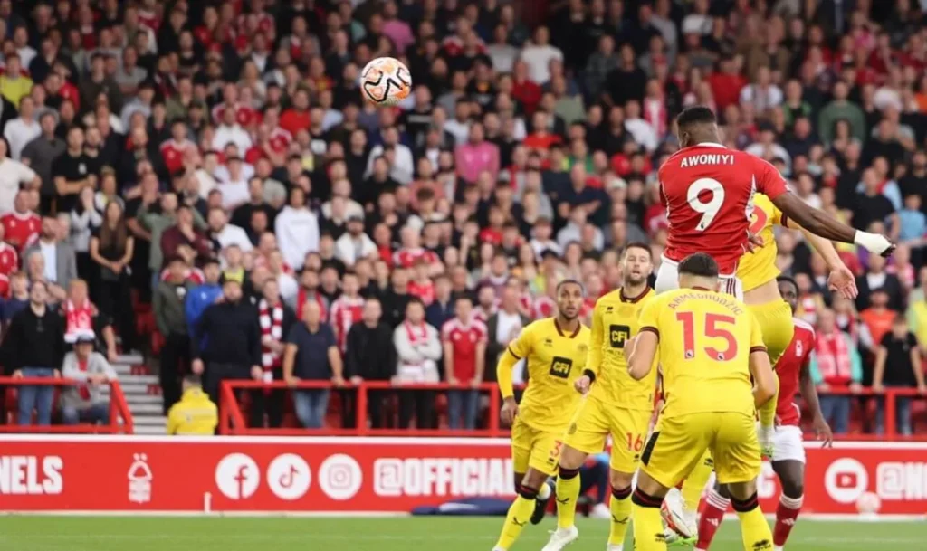Taiwo Awoniyi from Nottingham Forest finds the back of the net.