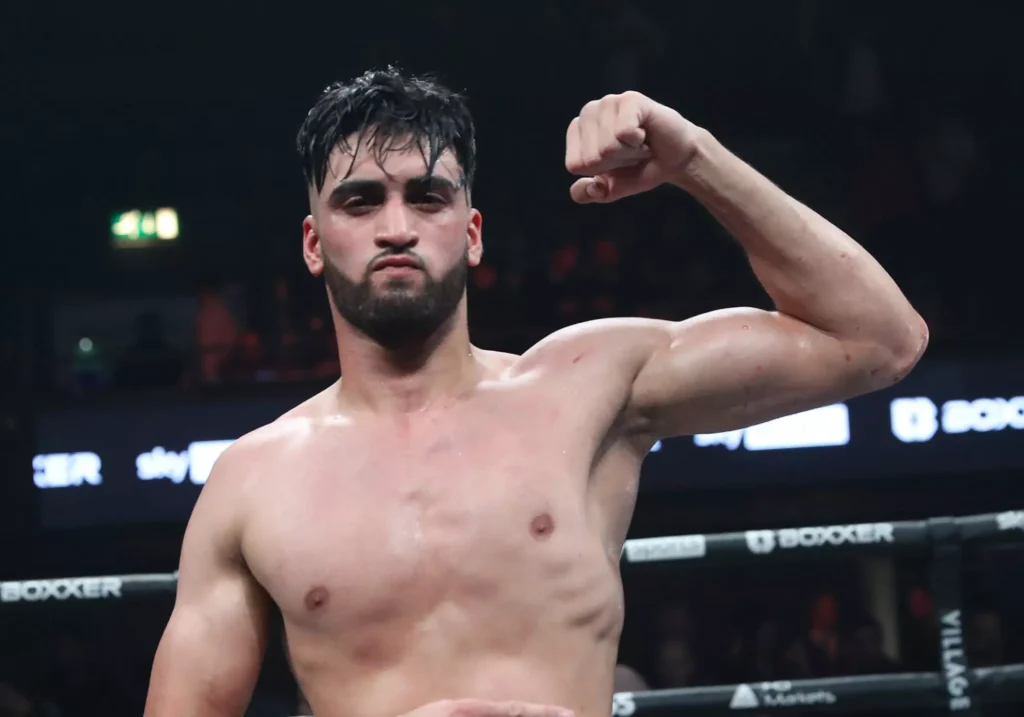 Azim to clash with Petitjean for European title on November 18th