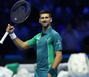 Djokovic steht bei den ATP-Finals ganz oben und sichert sich den ersten Platz der Weltrangliste