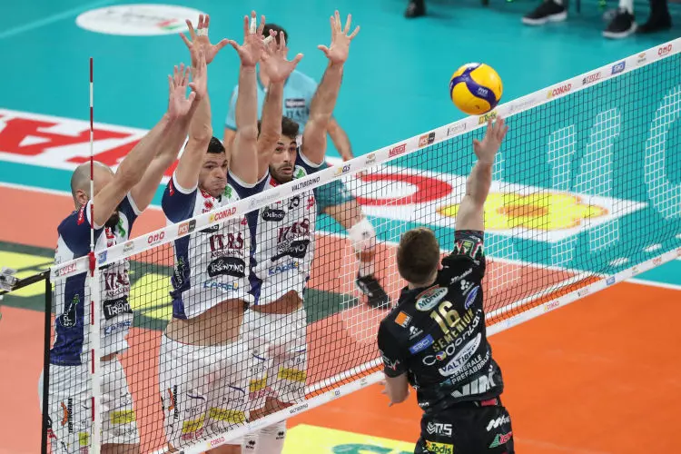 SuperLega, on Sunday top match in a sold-out BLM Group Arena