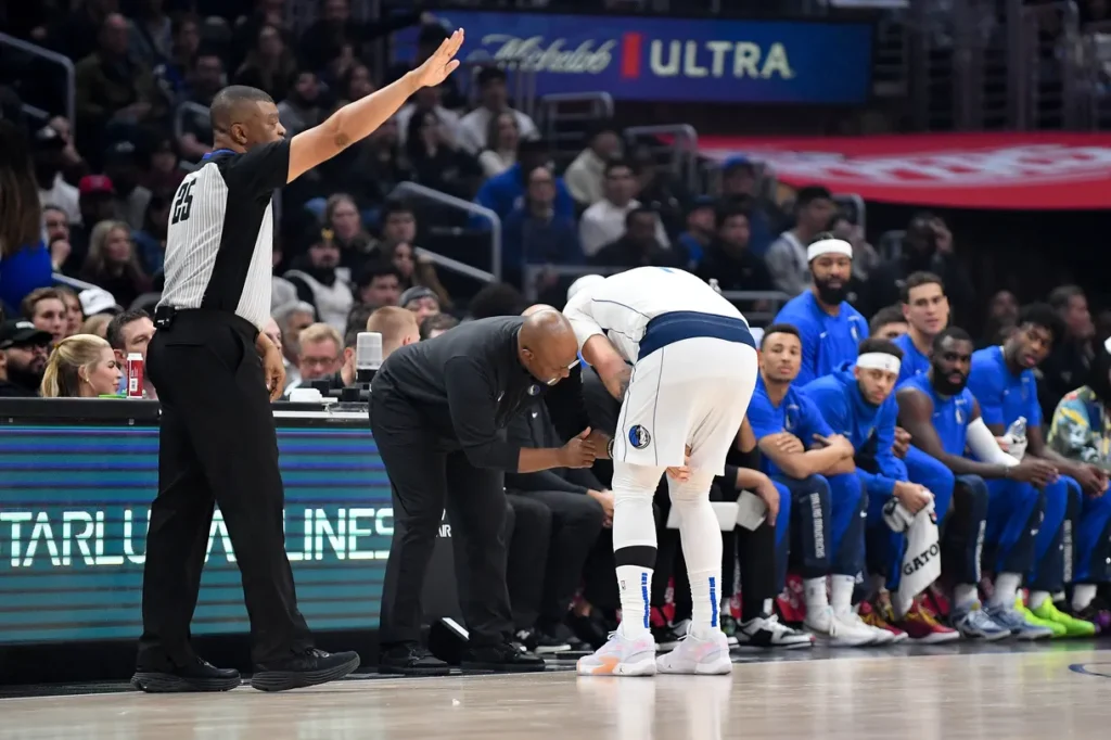 Luka Doncic injures left thumb against Clippers
