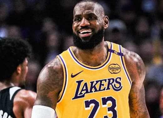 LeBron James Leads Lakers to Win at 40