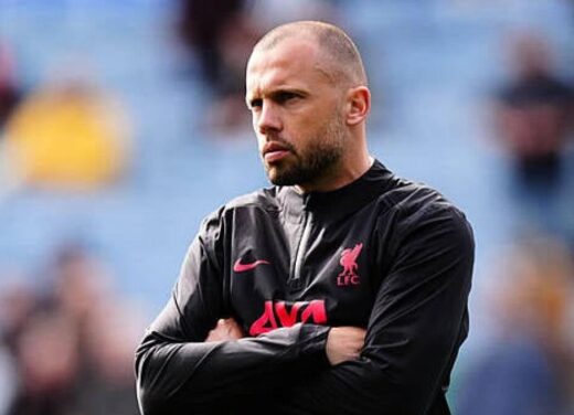 Liverpool Permit Heitinga’s Ajax Talks, Eye Pusic as Replacement