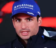 Sainz Calls for ‘Urgent’ FIA Meeting on Racing Guidelines After Piastri Penalty