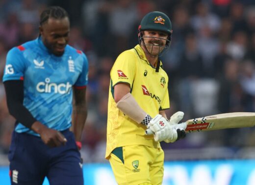Australia end day two on top against England