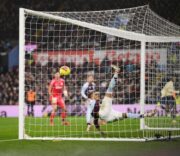 Villa miss chance to pressure Arsenal after 1-0 loss to Everton