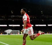 Arsenal edge battling Chelsea to restore five-point lead