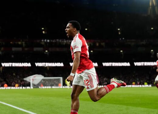 Arsenal edge battling Chelsea to restore five-point lead