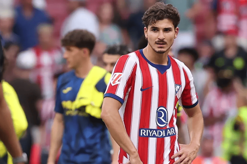 Alvarez queda fuera en Sevilla mientras Liverpool cierra a Barcola y Chelsea mueve portería